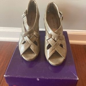 Madden girl Taupe heels 8.5